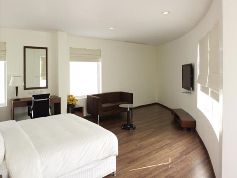 The Centre Point Hotell Chennai Exteriör bild