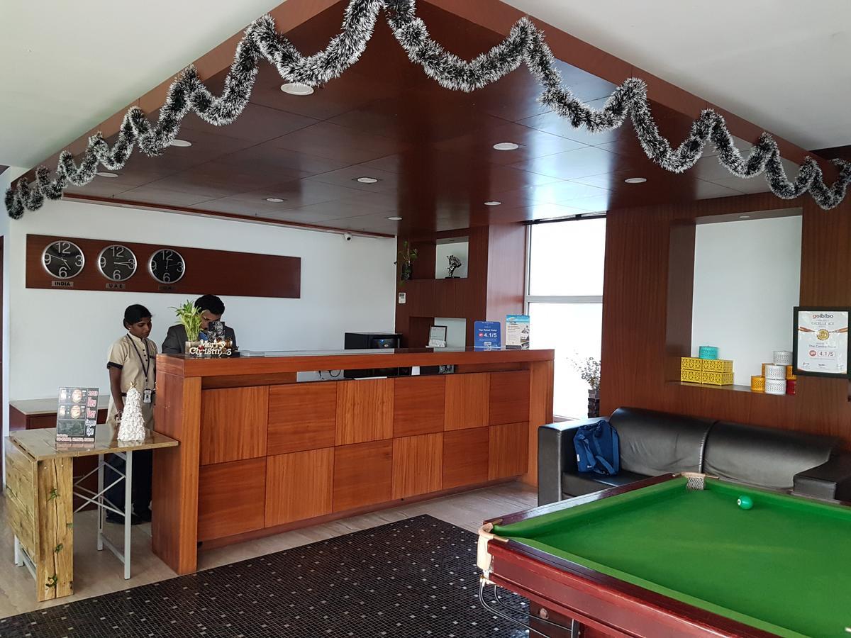 The Centre Point Hotell Chennai Exteriör bild